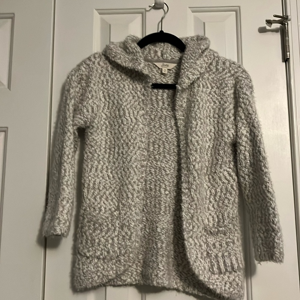 Girls sweater with hood